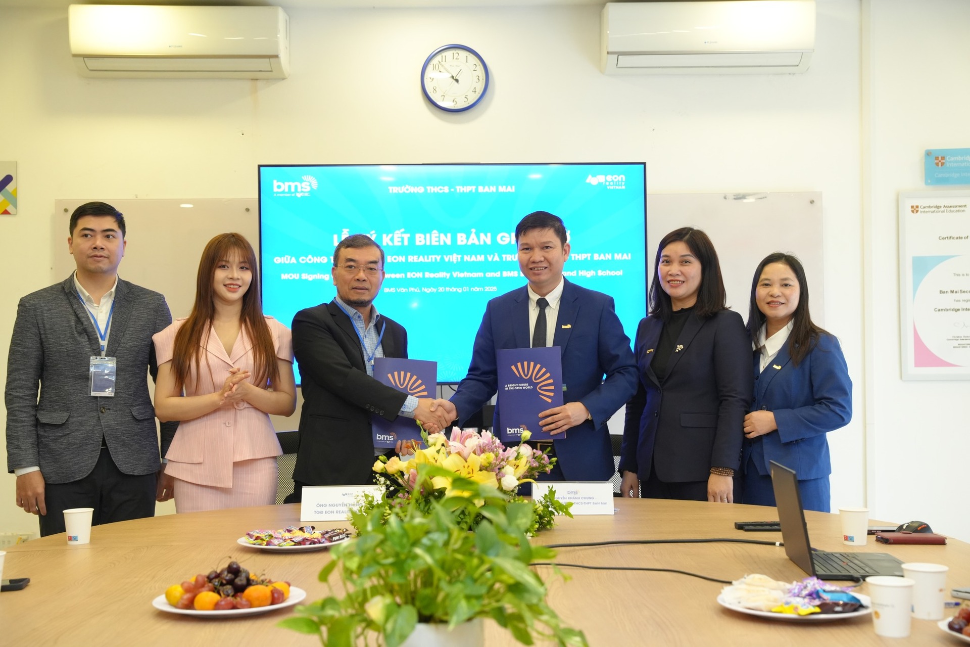 Trường THCS - THPT Ban Mai ký kết cùng EON REALITY Việt Nam đưa ứng dụng EON-XR nâng cao chất lượng giáo dục phổ thông