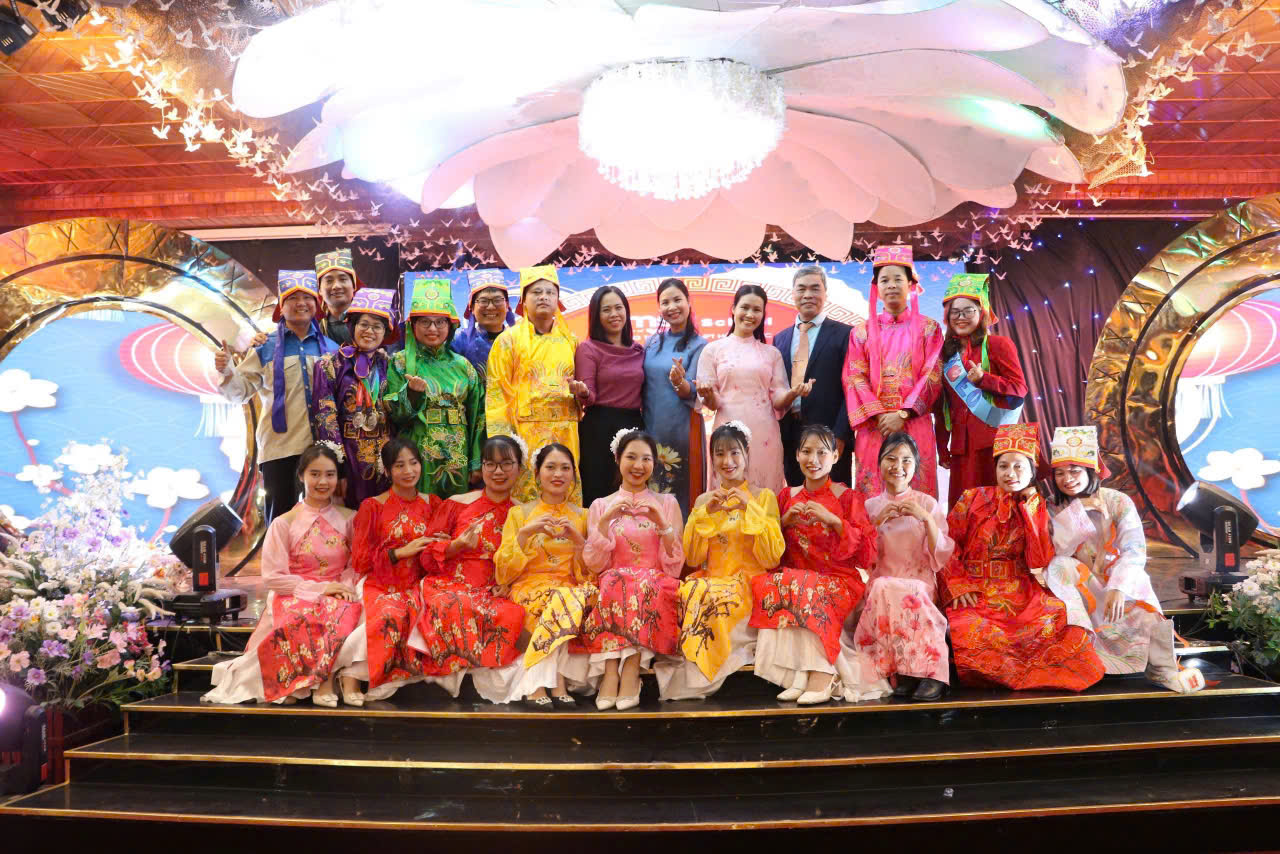 LỄ SƠ KẾT & TIỆC TẤT NIÊN 2024 TẠI TRƯỜNG TIỂU HỌC, THCS VÀ THPT HỒNG ĐỨC (BMS HƯNG YÊN)