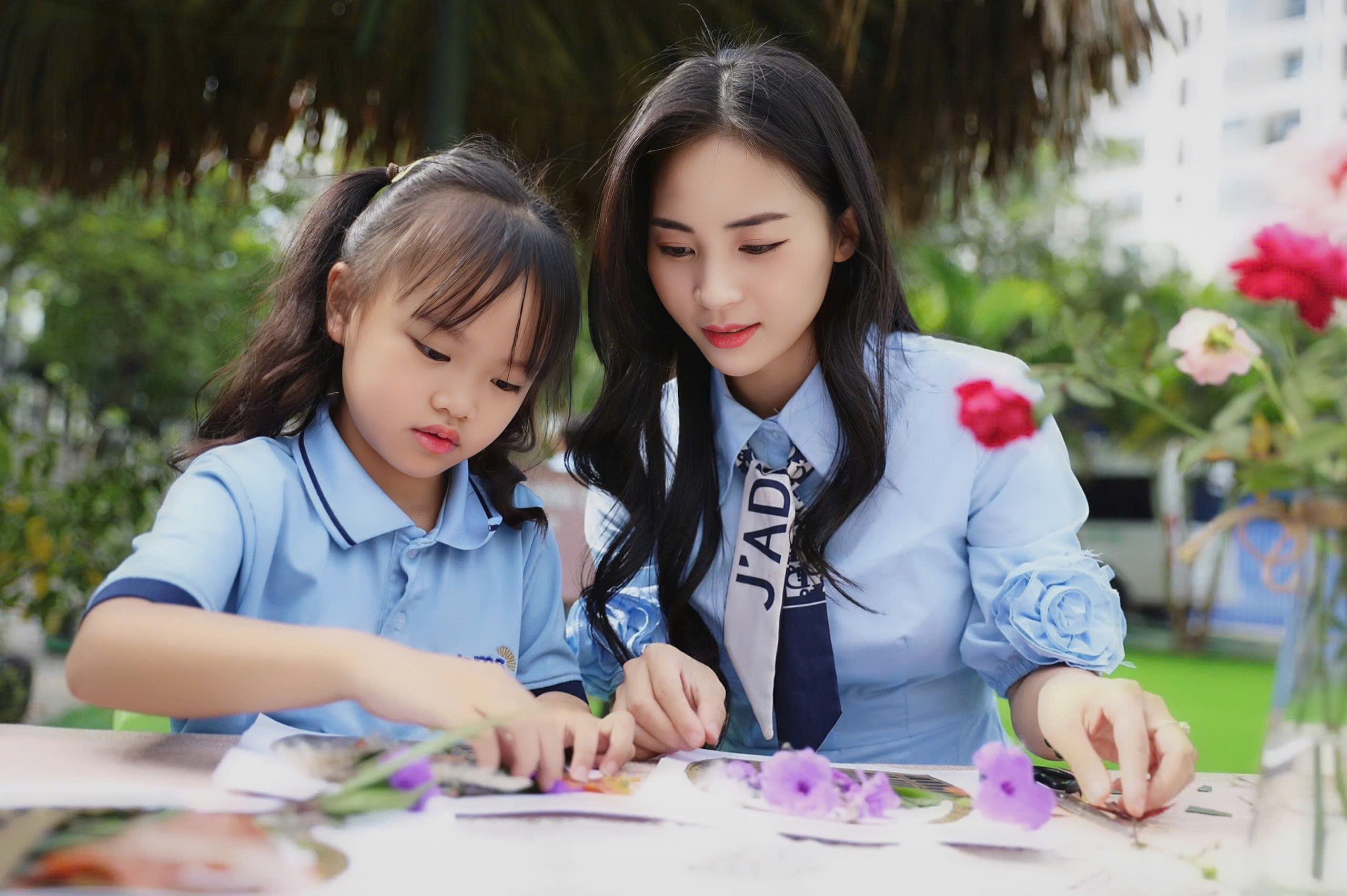 Sai lầm lớn của cha mẹ: Dạy con trả lời thay vì dạy con suy nghĩ