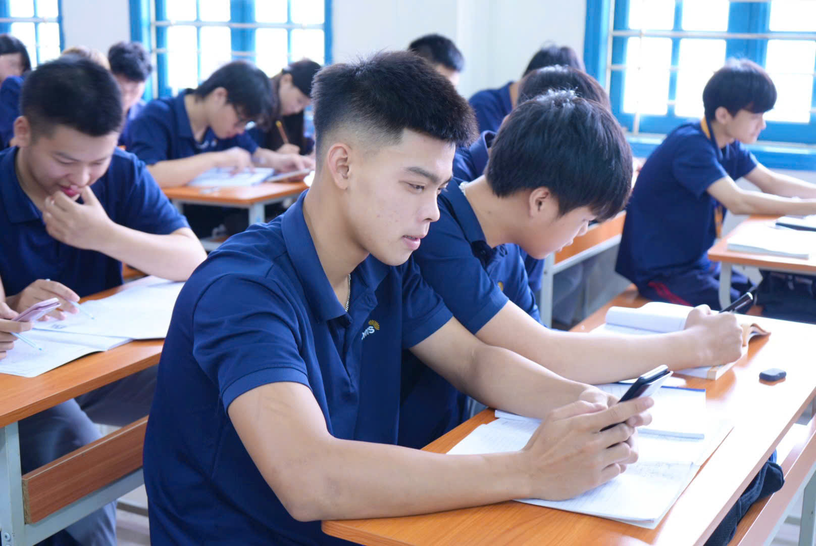 Nhận định đề thi tốt nghiệp THPT môn Giáo dục Kinh tế và Pháp luật trên Báo Giáo dục và Thời đại
