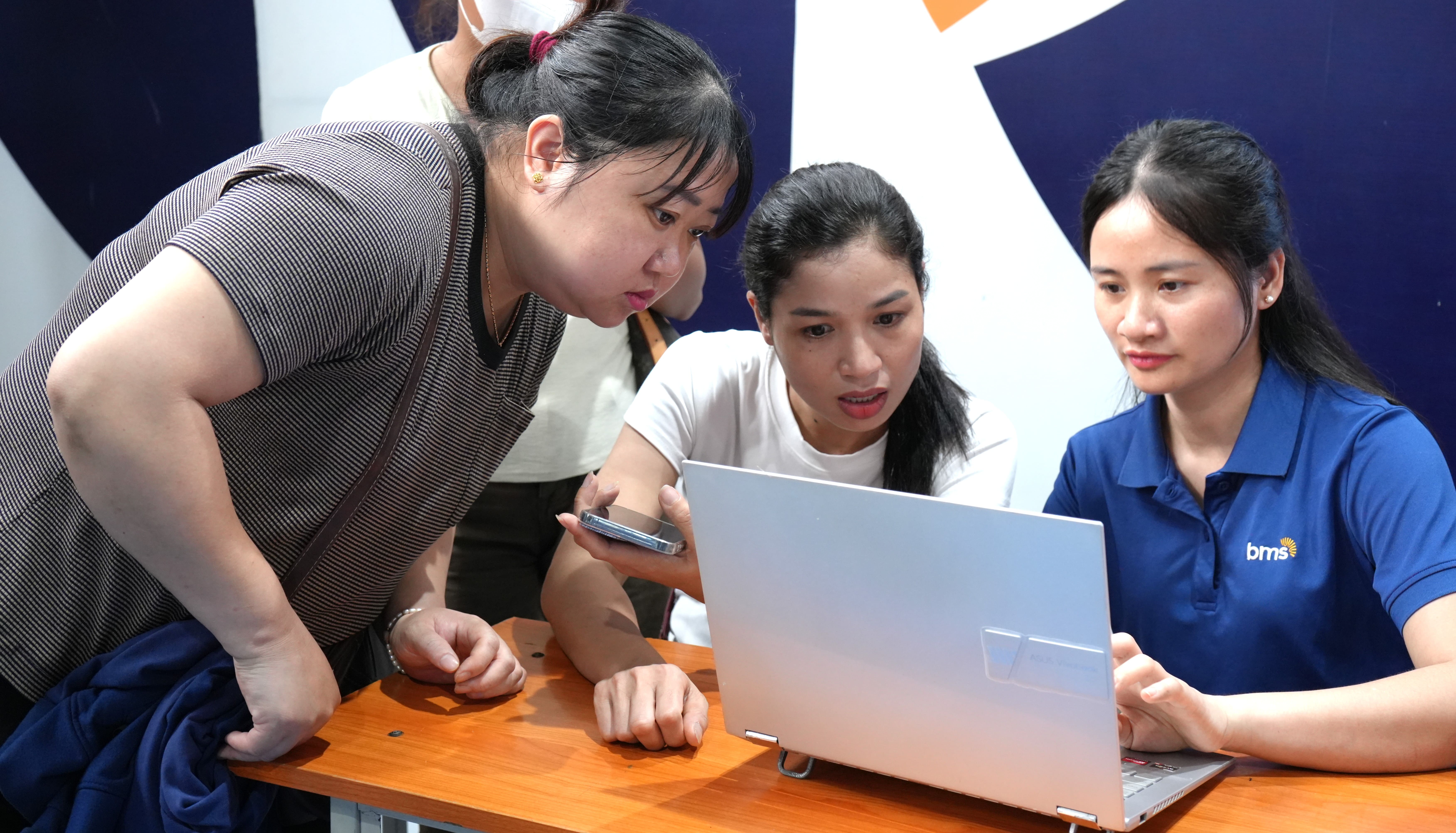 Học phí tốt, chính sách linh hoạt: Phụ huynh lớp 10 được tư vấn riêng theo hồ sơ
