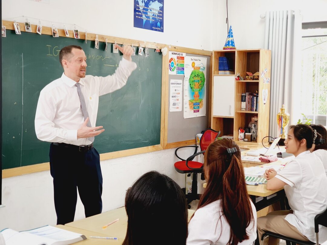 Chương trình chính khóa