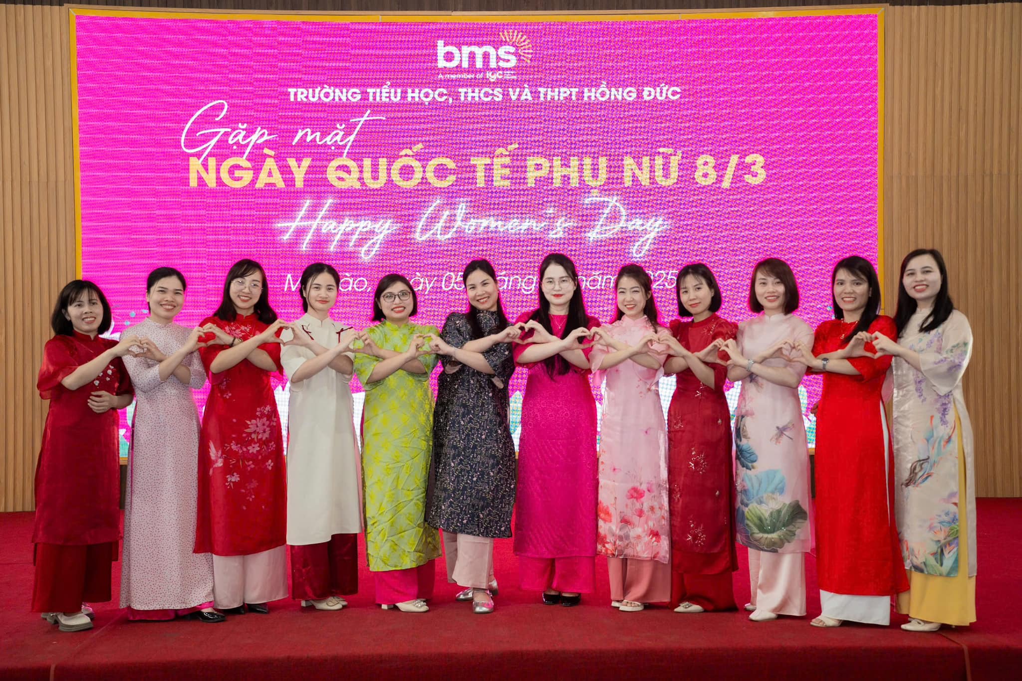 Giáo viên BMS Hưng Yên cùng đồng hành lan tỏa vẻ đẹp áo dài Việt Nam nhân ngày Quốc tế Phụ nữ 8/3